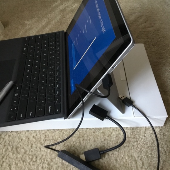 Surface Pro Signature Keyboard – Black - Plus USB / HDMI Adapters - Picture 9 of 10